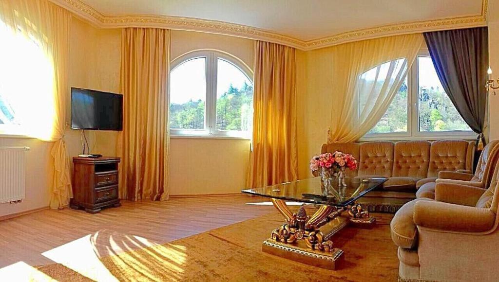 Lyra Apartments Κάρλοβι Βάρι Εξωτερικό φωτογραφία