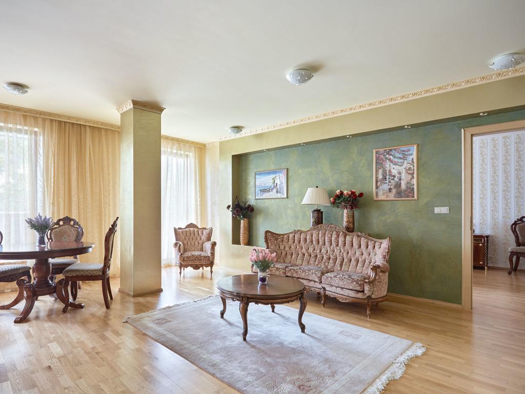 Lyra Apartments Κάρλοβι Βάρι Εξωτερικό φωτογραφία