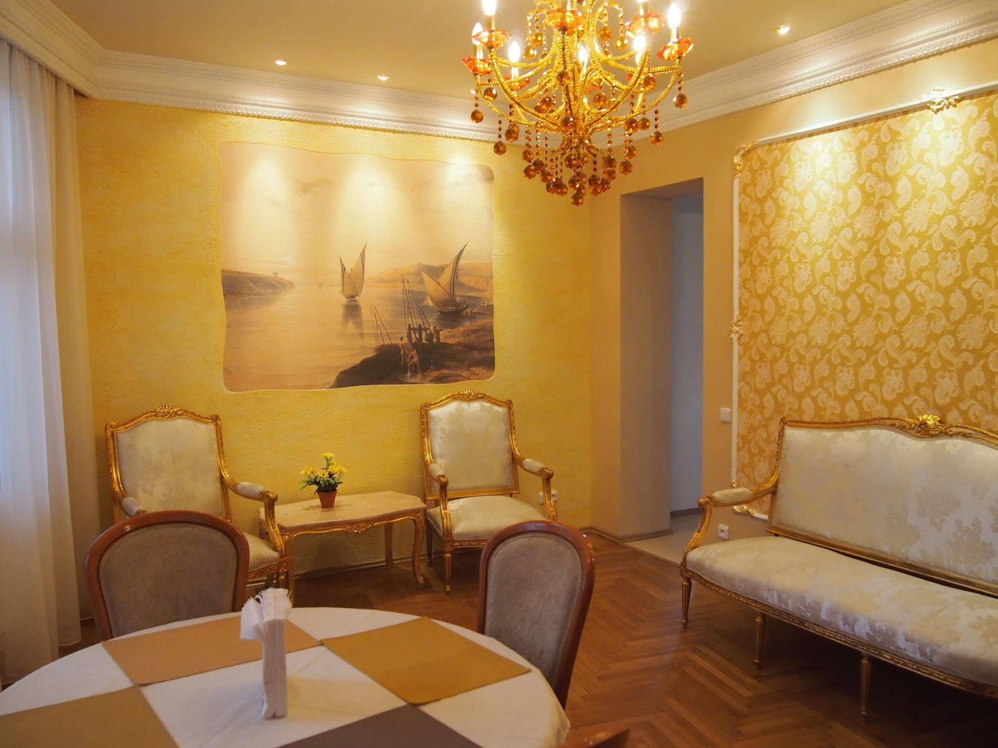 Lyra Apartments Κάρλοβι Βάρι Εξωτερικό φωτογραφία