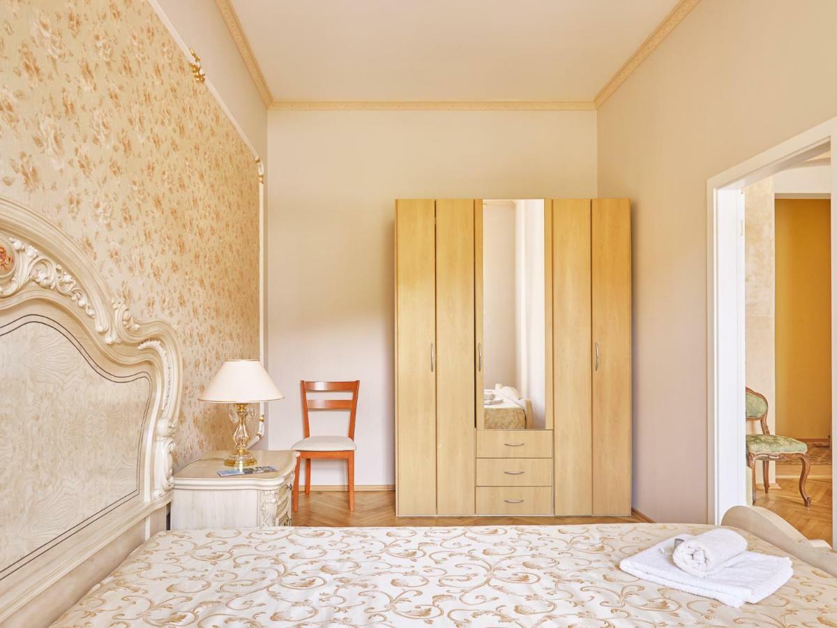 Lyra Apartments Κάρλοβι Βάρι Εξωτερικό φωτογραφία